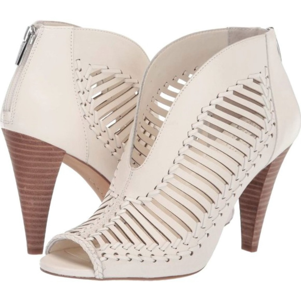 Vince Camuto Heeled Sandals / Size 8 / Like New